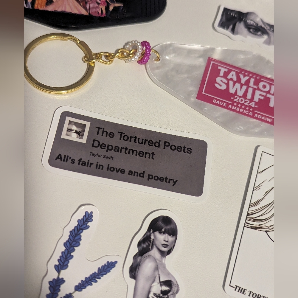 Taylor Swift Keychains Set New! - Picture 5 of 5